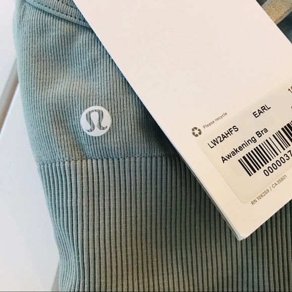 Lululemon awakening bra earl green size with pads - Picture 5 of 5